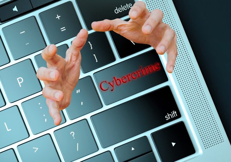Cinci din șase atacuri cibernetice majore exploatează aplicații legitime deja instalate