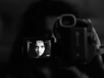 Premieră în Europa: În fața valului deepfake, Danemarca propune copyright pentru chipul și vocea ta