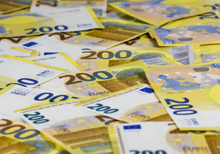 Mafia italiană, conectată la o fraudă de 100 de milioane de euro din România. Parchetul lui Kovesi trimite suspecții în judecată