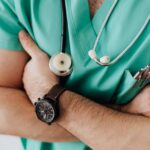„Tre’ să mai căutăm, că nu-ți ajung astea”: Cum negocia șeful de la Spitalul Militar pensionările medicale