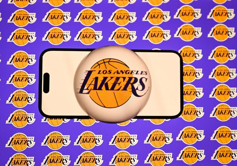NBA: Echipa Los Angeles Lakers va fi vândută pentru suma record de 10 miliarde de dolari