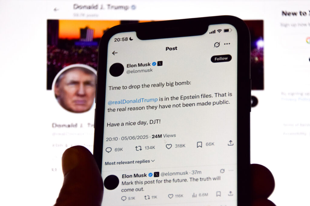 Elon Musk a șters mesajul în care afirma că Trump apare în „dosarele Epstein”