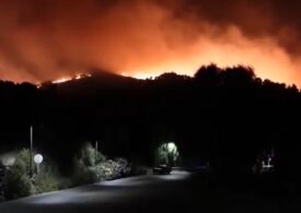Un paradis din Grecia e distrus de flăcări. Mii de oameni sunt în pericol, din cauza incendiilor (Video)