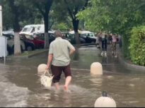 Furtunile au făcut prăpăd: grindină cât oul în Vrancea. Bucureștiul, sub ape (Video)