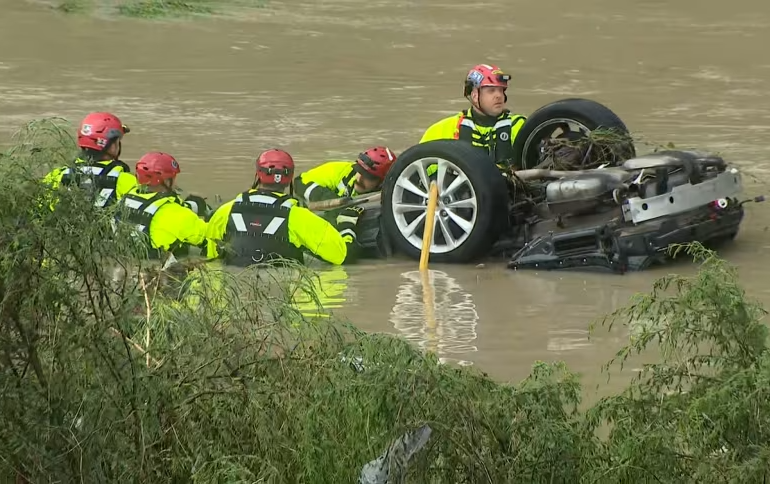 Inundații catastrofale în Texas, soldate cu cel puțin 11 morți (Foto & Video)