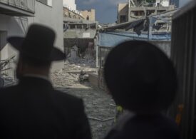 Val fără precedent de arestări. Iranul vede spioni peste tot: de la pălării și ochelari de soare, la colete și perdele trase