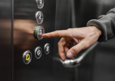 Liftul care a căzut în gol a fost supus chiar ieri unei revizii majore. Primele măsuri