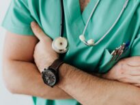 Un medic anestezist din Vatra Dornei se droga în timpul operațiilor cu fentanyl și morfină, furate din spital