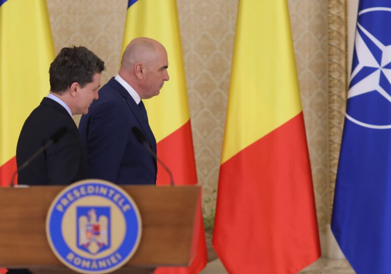 Guvernul Bolojan ar putea fi învestit marți. Ce urmează în Parlament