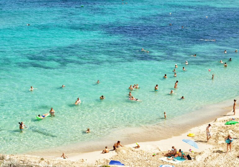Grecia, Portugalia sau Spania? Unde găsești cele mai bune plaje din Europa în 2025