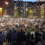 Proteste violente în Serbia: oamenii au ridicat baricade, guvernul promite mai multe arestări (Video)