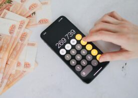 Rubla sfidează criza și sancțiunile: A ajuns cea mai performantă monedă din lume în 2025