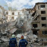 Ziua 1256 Atacuri masive în Rusia, incendiu la o rafinărie de petrol. Copii răniți în Harkov. Putin anunță că prima rachetă supersonică Oreșnik a fost deja produsă (Foto & Video)