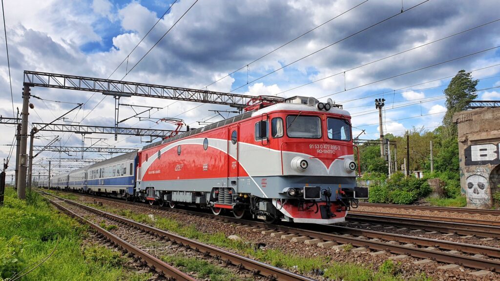 Trenurile pe relația București – Ploiești – Brașov au întârzieri mari din cauza unui incident feroviar