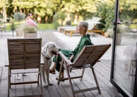Cel mai simplu ghid de amenajare al unei grădini primitoare, unde să-ți petreci mai mult timp cu familia