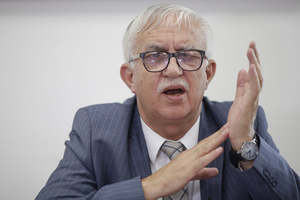 Augustin Zegrean îl provoacă pe Bolojan să explice ce înseamnă aplicarea „doar pe viitor” a reformei pensiilor magistraților