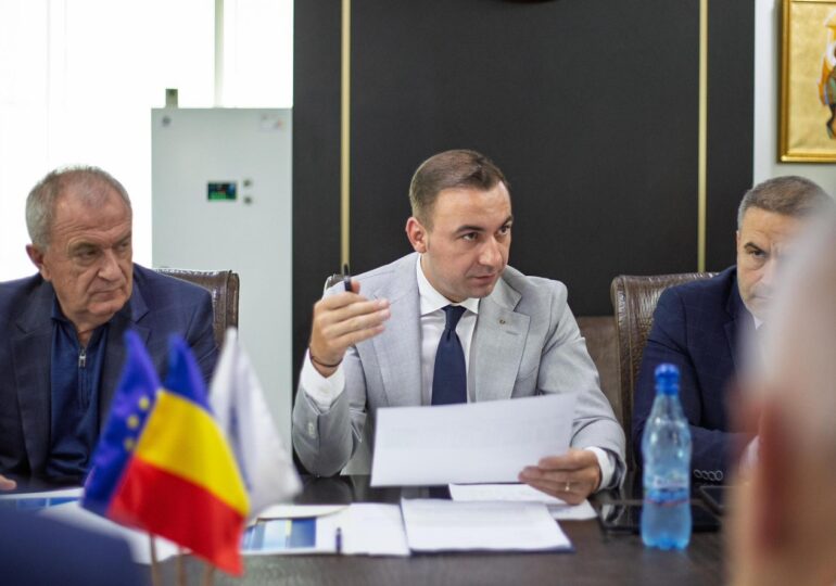 Ministrul Energiei a virat statului 20% din salariu și le cere și șefilor din subordine să facă la fel. E propus și un concurs: Cine scade mai mult