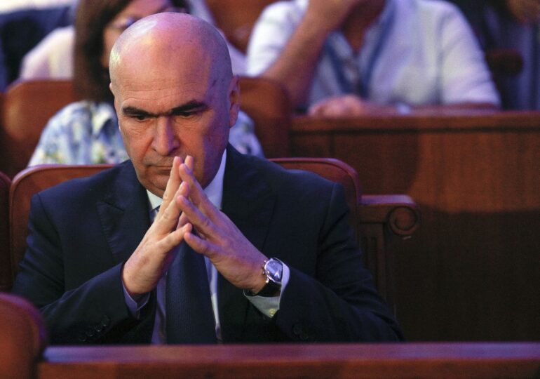 <span style="color:#990000;">LIVE</span> Ziua asumării. Pachetul fiscal, modificat pe ultima sută de metri. Simion anunță deja moțiunea de cenzură