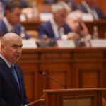 De ce mamele aflate în perioada de creștere a copilului și cei cu pensii mai mari de 3.000 de lei trebuie să achite CASS. Ce spune Bolojan