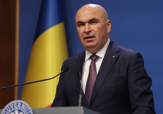 Bolojan anunță austeritatea în Educație: mai multe ore la catedră pentru profesori și reformă drastică a burselor pentru elevi
