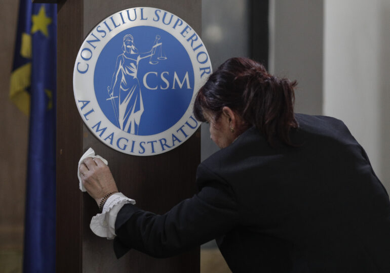 Un drum lung și complicat până la reducerea pensiilor speciale. CSM îl atacă pe Bolojan. CCR va avea ultimul cuvânt