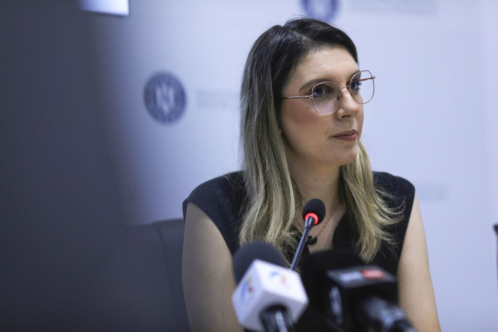 Diana Buzoianu nu demisionează, deși a fost amenințată de un director implicat în criza apei din Prahova