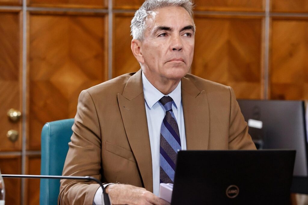 S-a constituit un grup de lucru pentru reforma companiilor de stat. Altul decât cel de experți privați criticat de PSD. Coordonat de Dragoș Anastasiu, flancat de Marian Neacșu