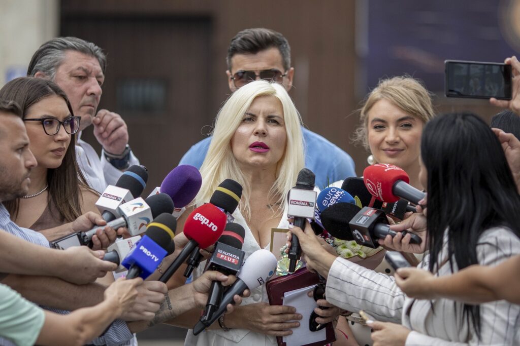 ELENA_UDREA_TARGSOR_ELIBERARE_06_INQUAM_Photos_Ovi