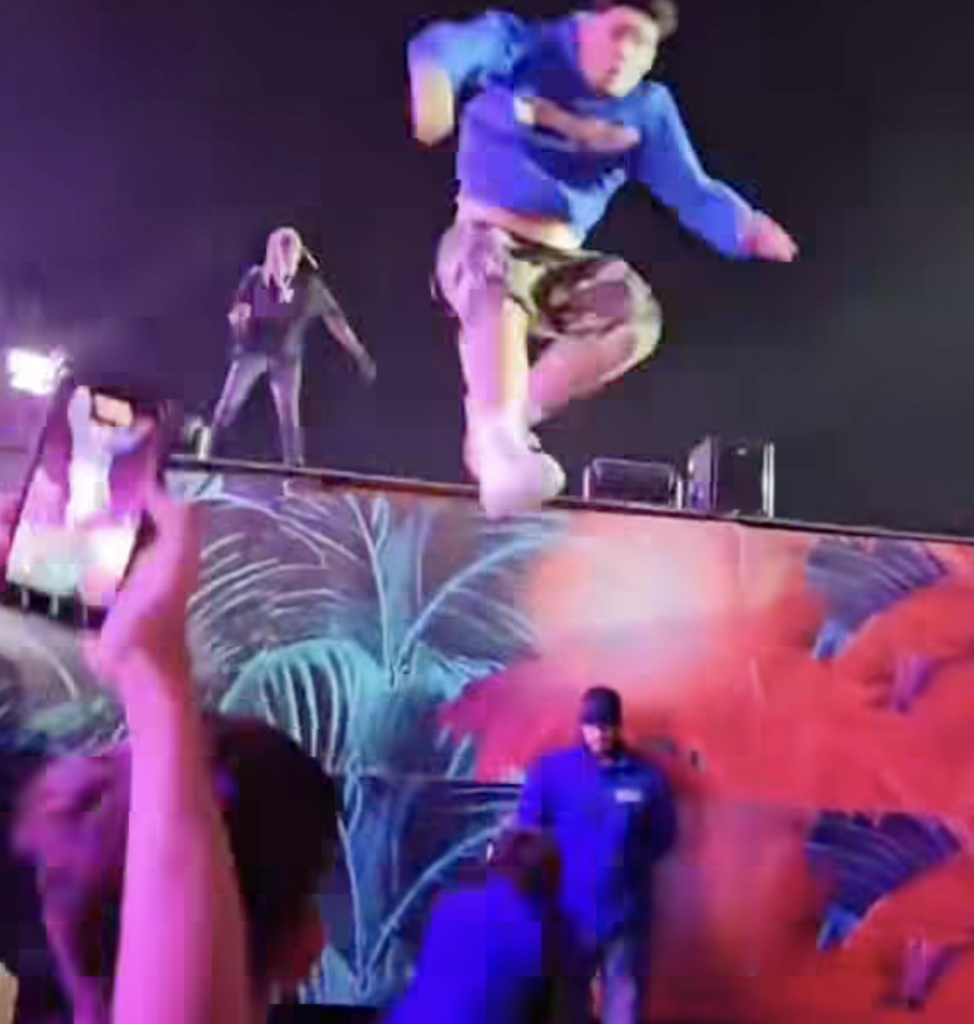 FestivalScenaAccident