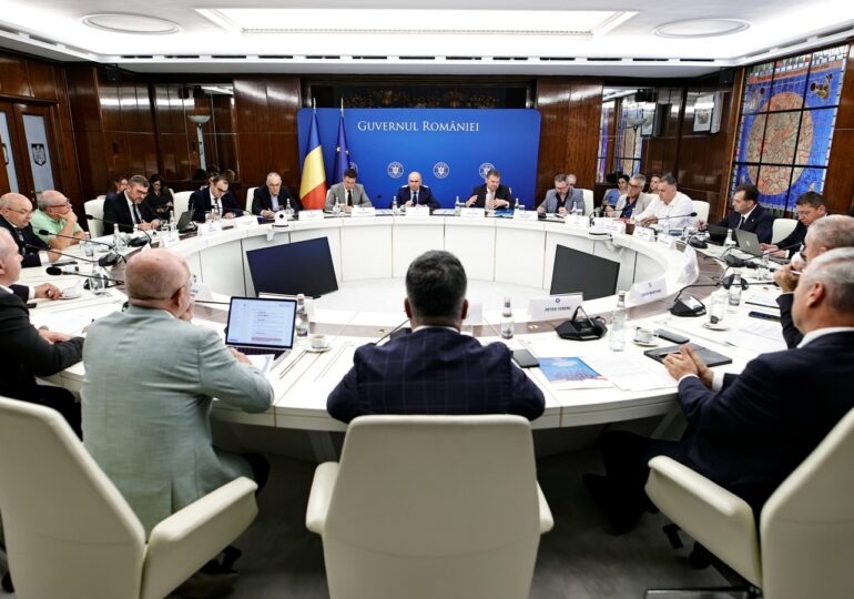 Bolojan a vorbit cu primarii și le-a repetat mesajul: Statul nu mai are bani pentru cheltuielile actuale