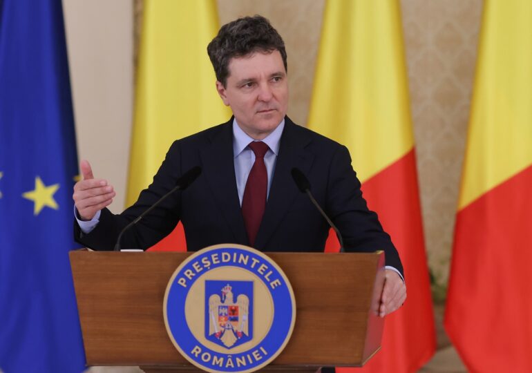 Nicușor Dan trimite la CCR legea care pedepsește cu închisoarea promovarea ideilor legionare