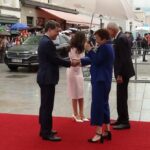 Nicușor Dan, cu partenera și copiii pe covorul roșu, la întâlnirea cu președintele Austriei (Video)