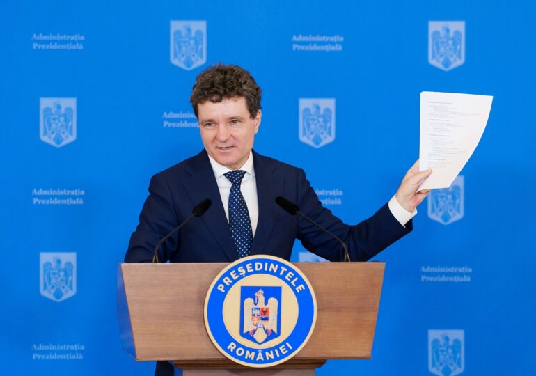 Nicușor Dan și-a publicat declarația de avere: Nicio casă, o mașină din '86, donații și datorii