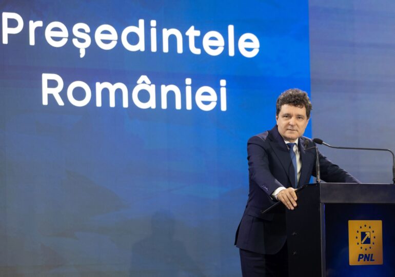 După doi ani și o criză majoră, Nicușor Dan are de luat o decizie grea. Diversiunea Cioloș la SRI