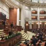 Guvernul Bolojan se confruntă azi cu prima moțiune de cenzură. Ce șanse are să treacă
