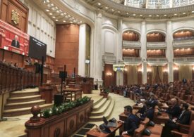 Guvernul Bolojan se confruntă azi cu prima moțiune de cenzură. Ce șanse are să treacă