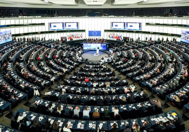 Parlamentul European se sufocă: Sistemul de aer condiționat a cedat în plină caniculă