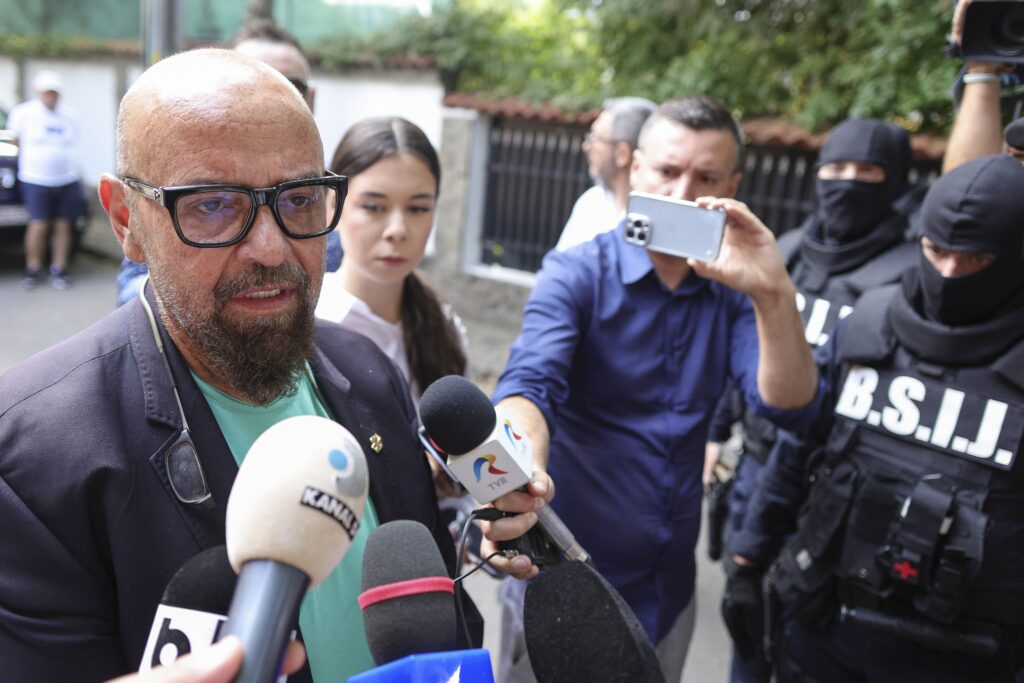 Piedone a fost pus sub control judiciar de DNA și nu mai poate fi șeful ANPC. Filmul unei zile cu percheziții, acuzații și dezmințiri