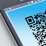 Coduri false QR pentru plata parcării, descoperite în București și Constanța: Oamenii se aleg cu datele furate și cu parcarea neplătită