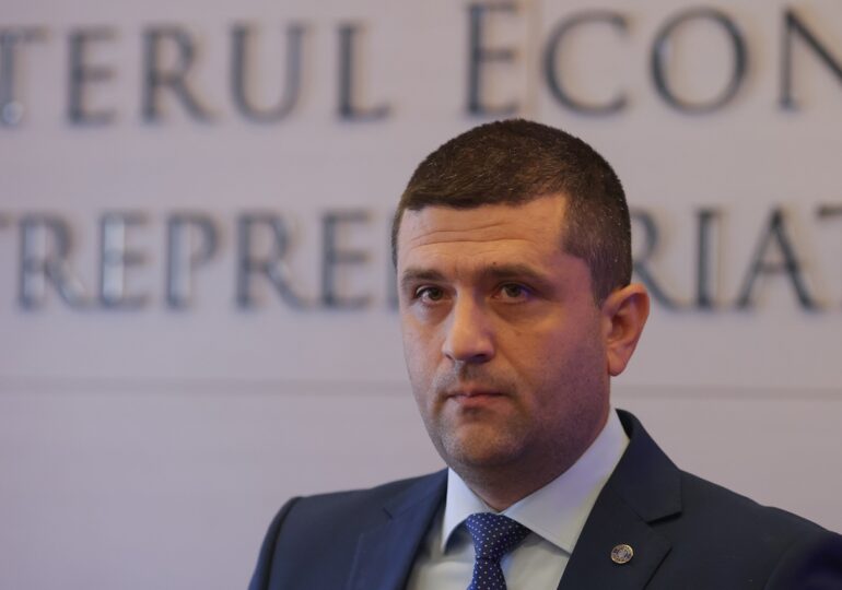 Ministrul Economiei a primit amenințări fără subiect și predicat după ce a luat la țintă salariile șefilor de companii