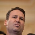 Exclusiv Negoiță mai mult decât a dublat fondul de salarii de la primărie. Câți angajați iau sporuri și de ce