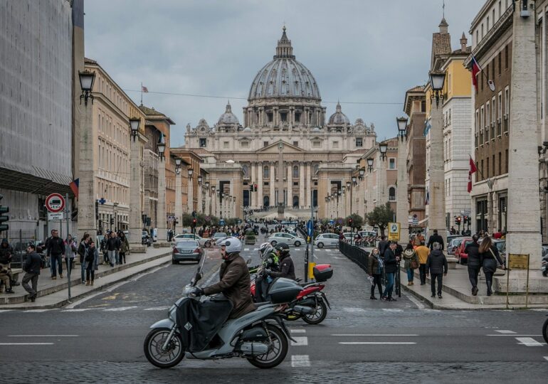 Peste trei sferturi dintre bărbații italieni nu ar lupta pentru a-și apăra țara