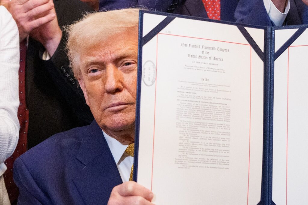 La Washington există un robot care semnează documente în numele președintelui