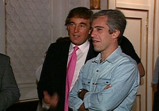 Pericolul pentru Trump din dosarele Epstein. Întrebări fără răspuns și reacții ciudate