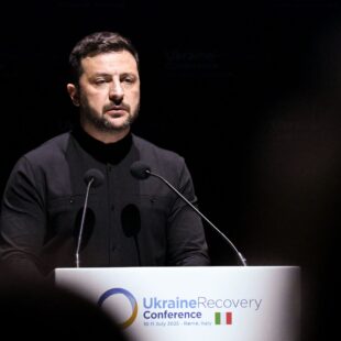 Volodimir Zelenski, Ucraina