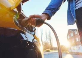 Compararea stațiilor de încărcare monofazice versus bifazice: care este potrivită pentru mașina ta