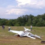 Un avion s-a prăbușit la Orăștie, după ce s-ar fi agățat de o tiroliană. Pilotul a murit (Foto)