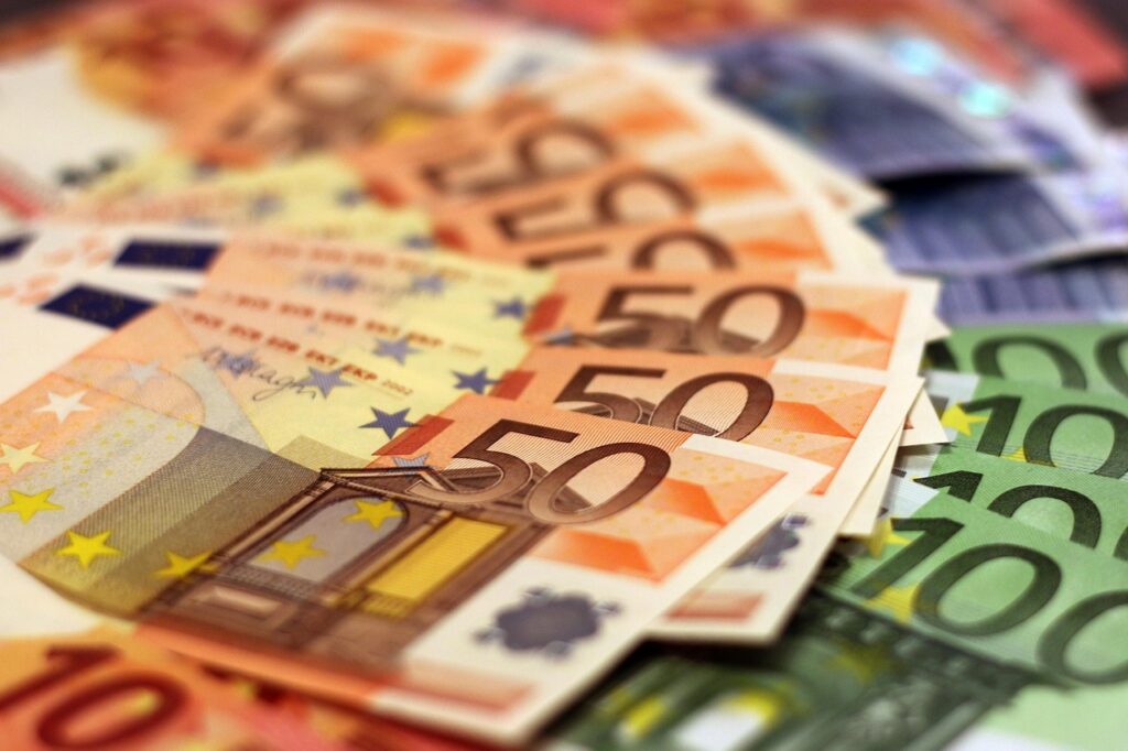 România a atras 4 miliarde de euro prin cea mai de succes emisiune de euroobligațiuni din 2025