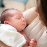 Premieră: Opt bebeluși s-au născut în urma fertilizării in vitro cu ADN de la trei persoane
