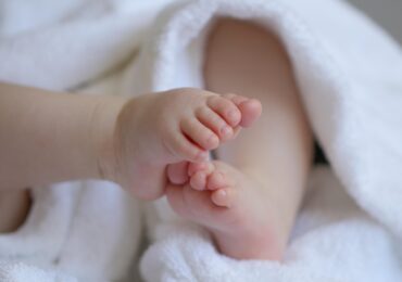 Un bebeluș a murit la Maternitatea Polizu. Medic amendat, anchete pentru malpraxis și ucidere din culpă